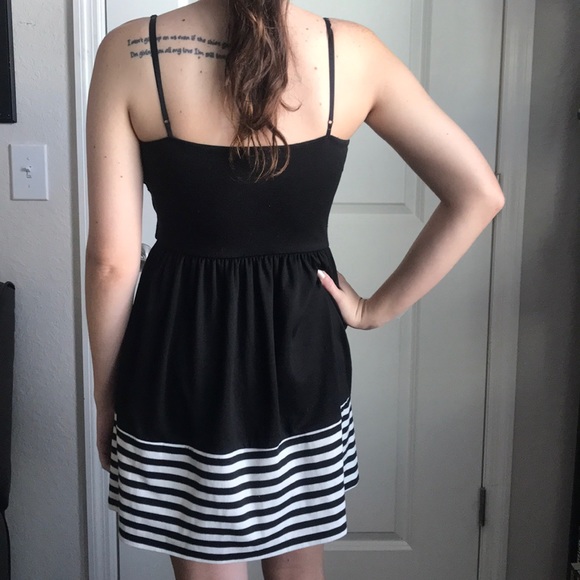 NWOT Summer Dress - Picture 2 of 3